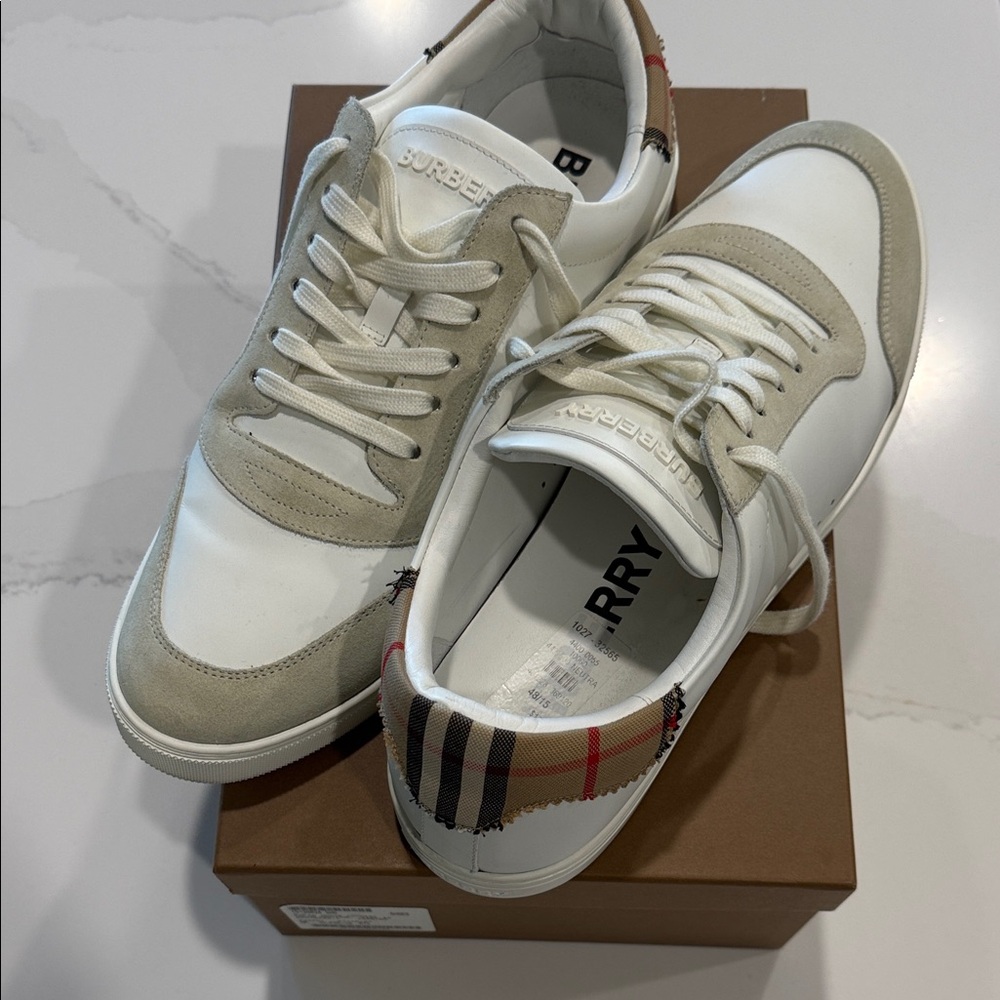 Burberry Men's Cream and Tan Sneakers